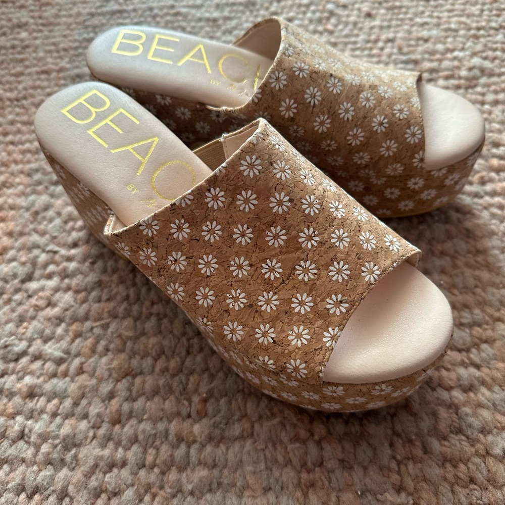 Beach by Matisse Daisy Platforms